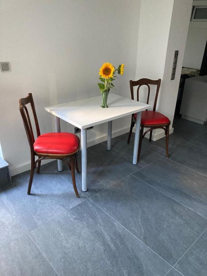 Schickes In Duesseldorf- Flehe Appartement